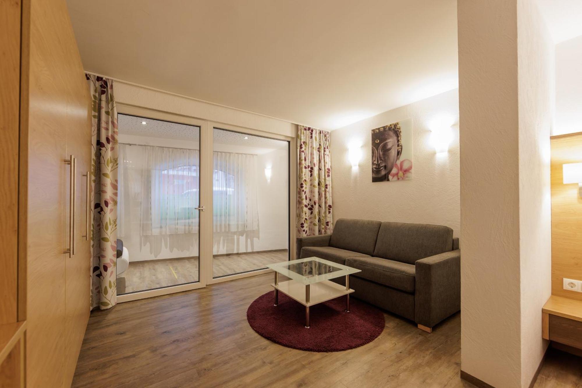 Apartmenthaus Goldeck Ried im Oberinntal Exterior photo