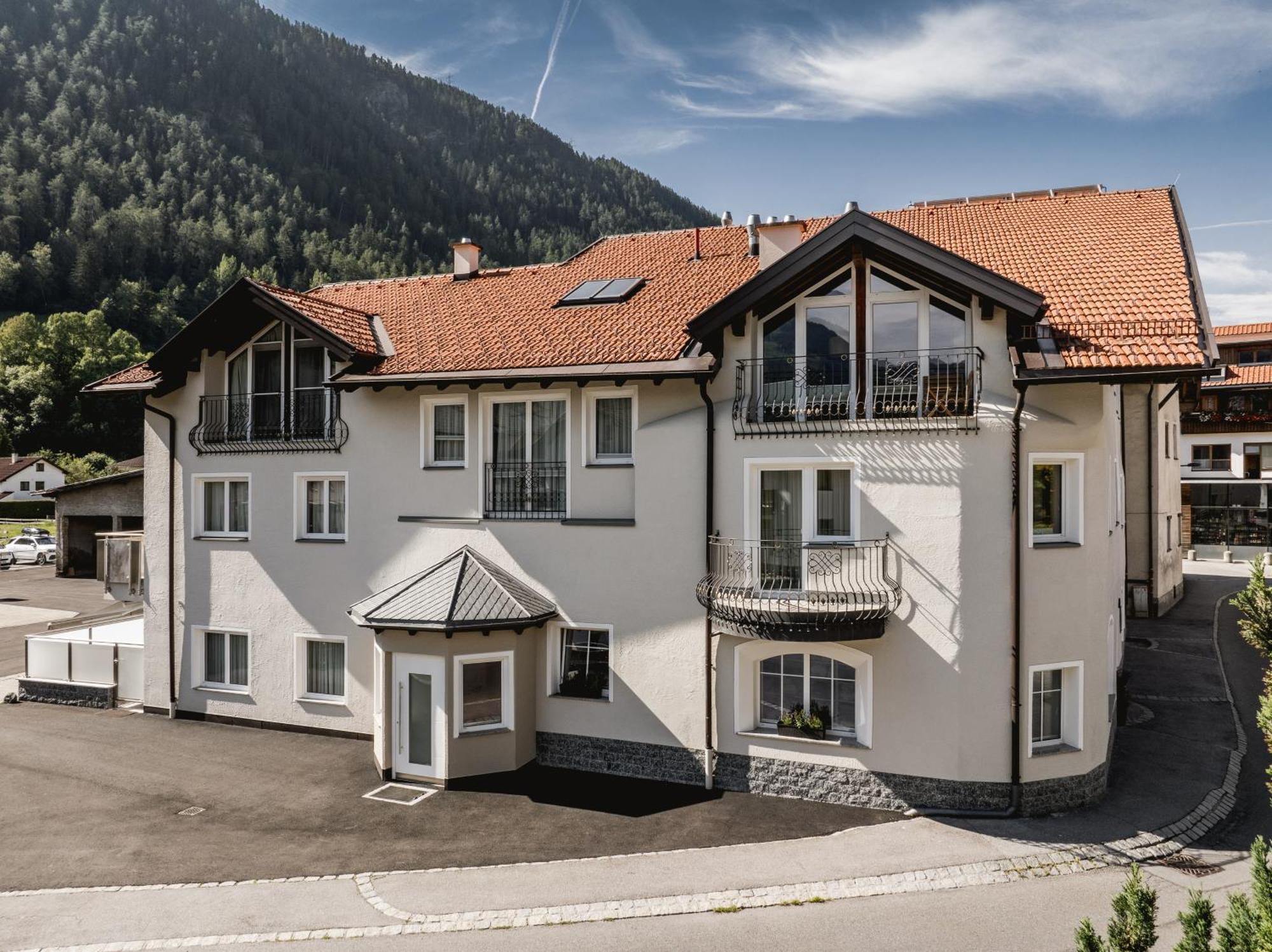 Apartmenthaus Goldeck Ried im Oberinntal Exterior photo